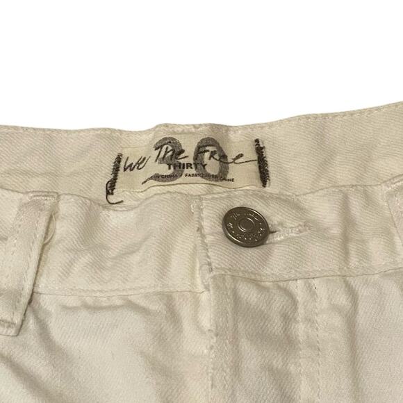 Free People We the Free Sofia Distressed Denim Cut Off White Shorts Size 30 - Picture 4 of 9